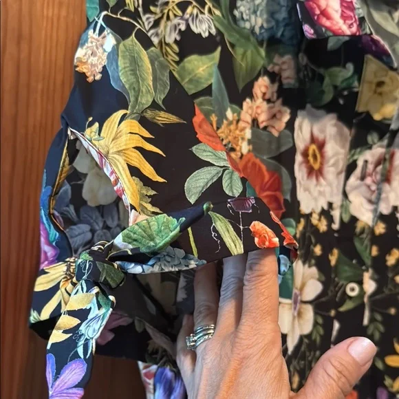 EUC ZARA FLORAL MIDI SHIRTDRESS SIZE L - Picture 6 of 10